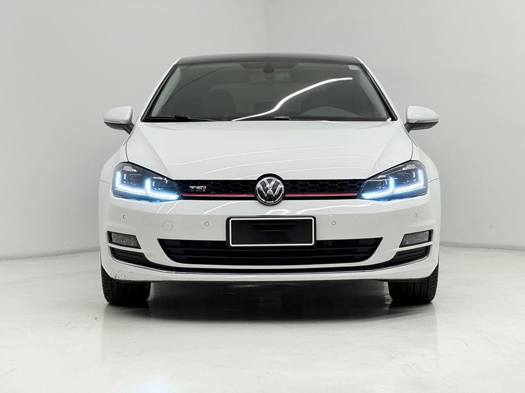 01-GOLF VW (1)